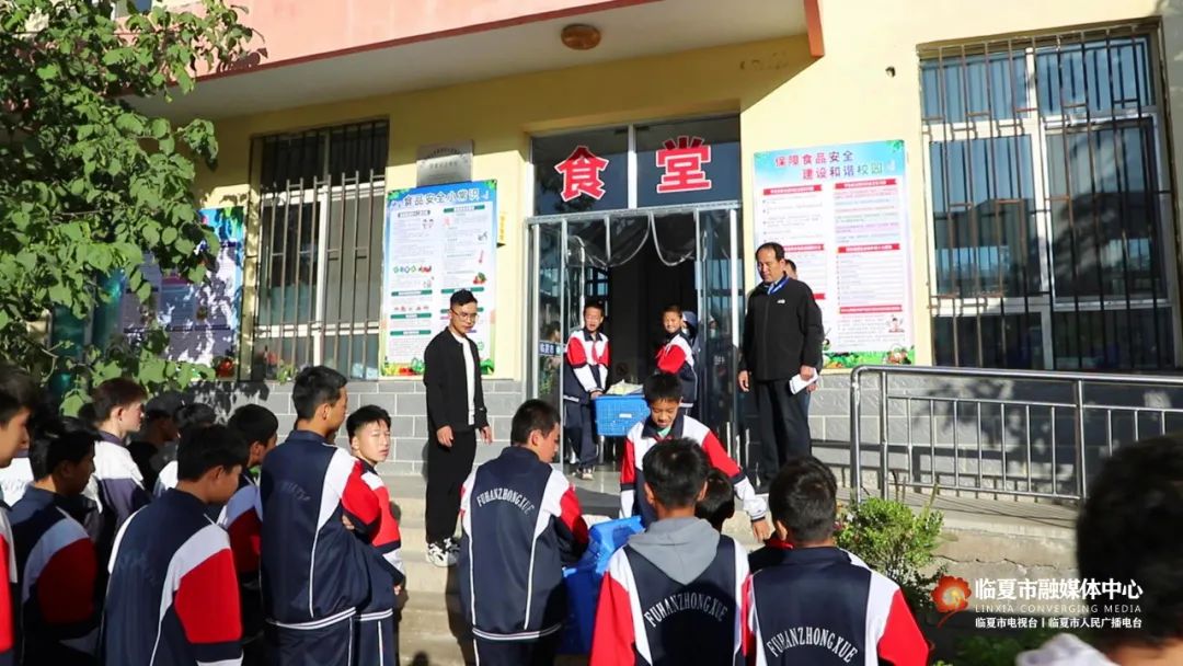 中小学营养菜谱_中小学营养餐食谱_小学营养餐就餐制度